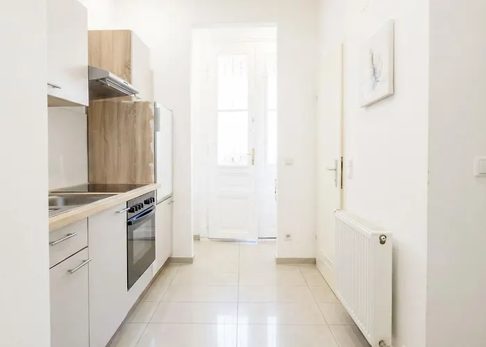 Apartment Near Wiener Stadthalle - Cozy 1br With Wifi&tv Wien